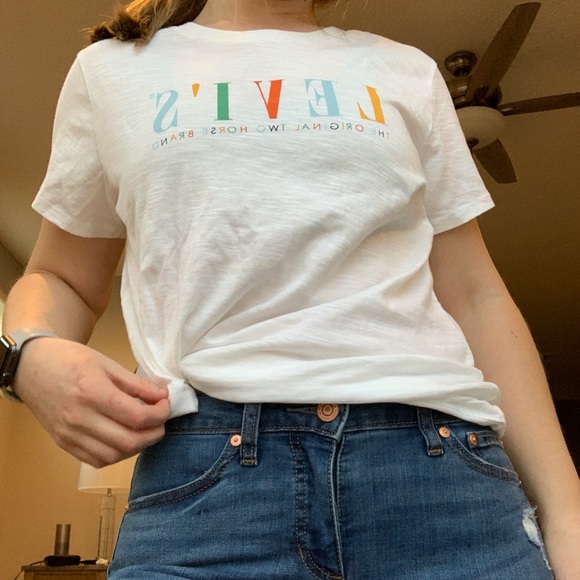 Levi's Tops - Levi’s tee